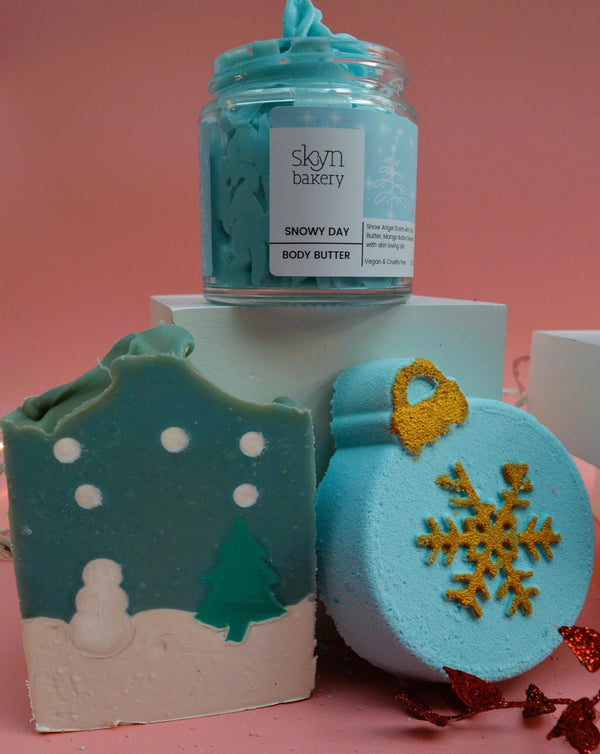 Snowy Day Medium Christmas Gift Box