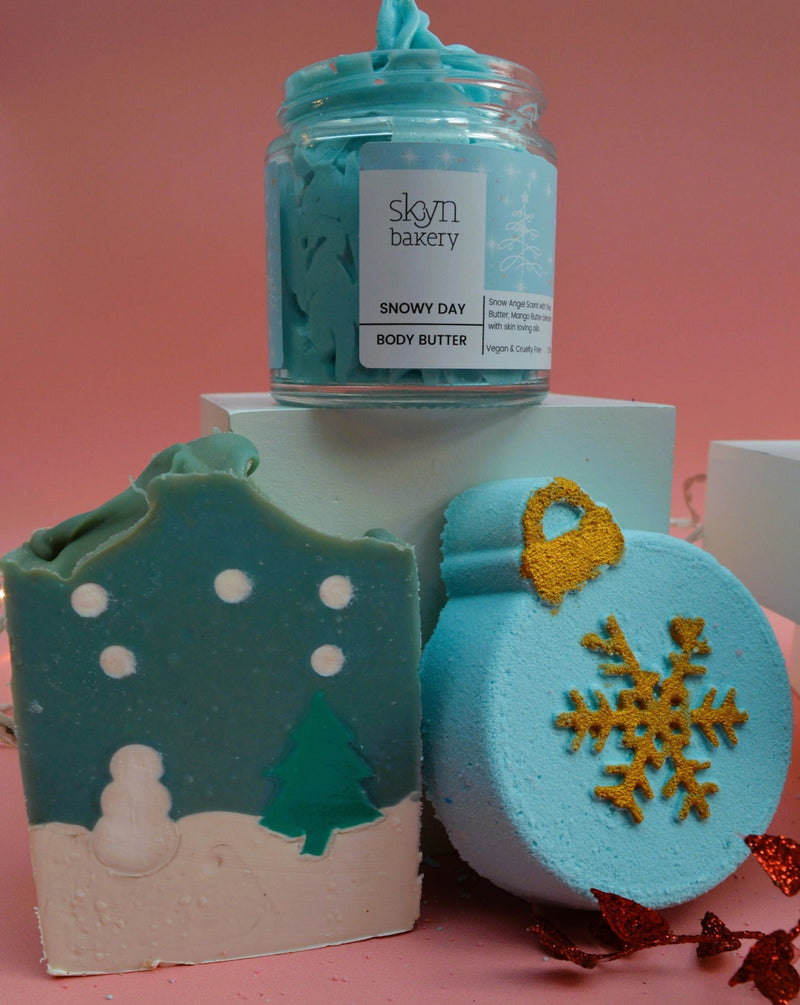 Snowy Day Medium Christmas Gift Box